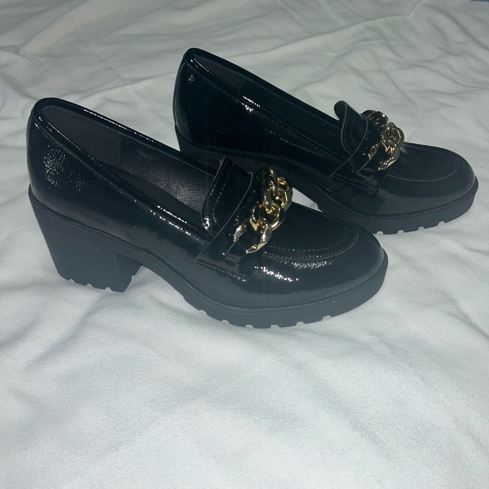 Elegant Black Loafers with Gold Chain Detail